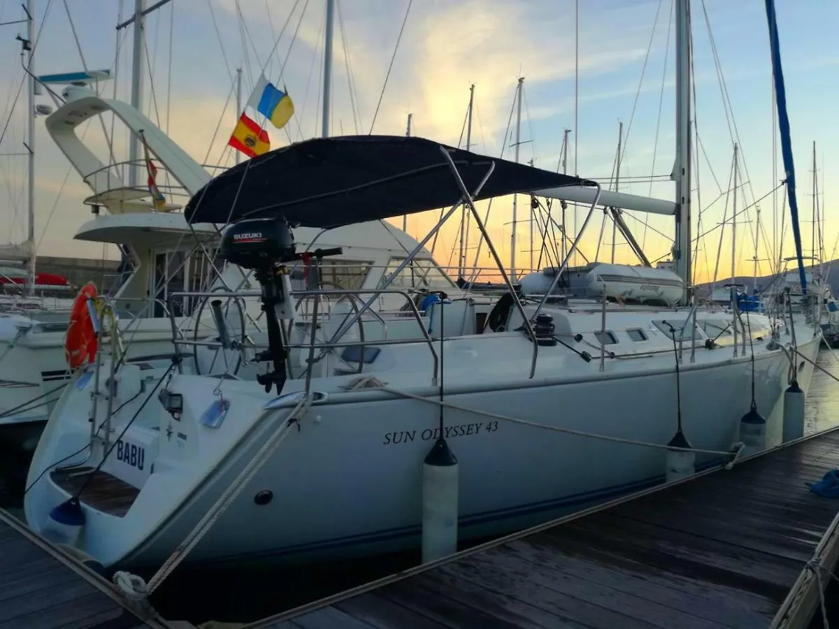 Botel Velero Babu Hotel Puerto Calero Spain