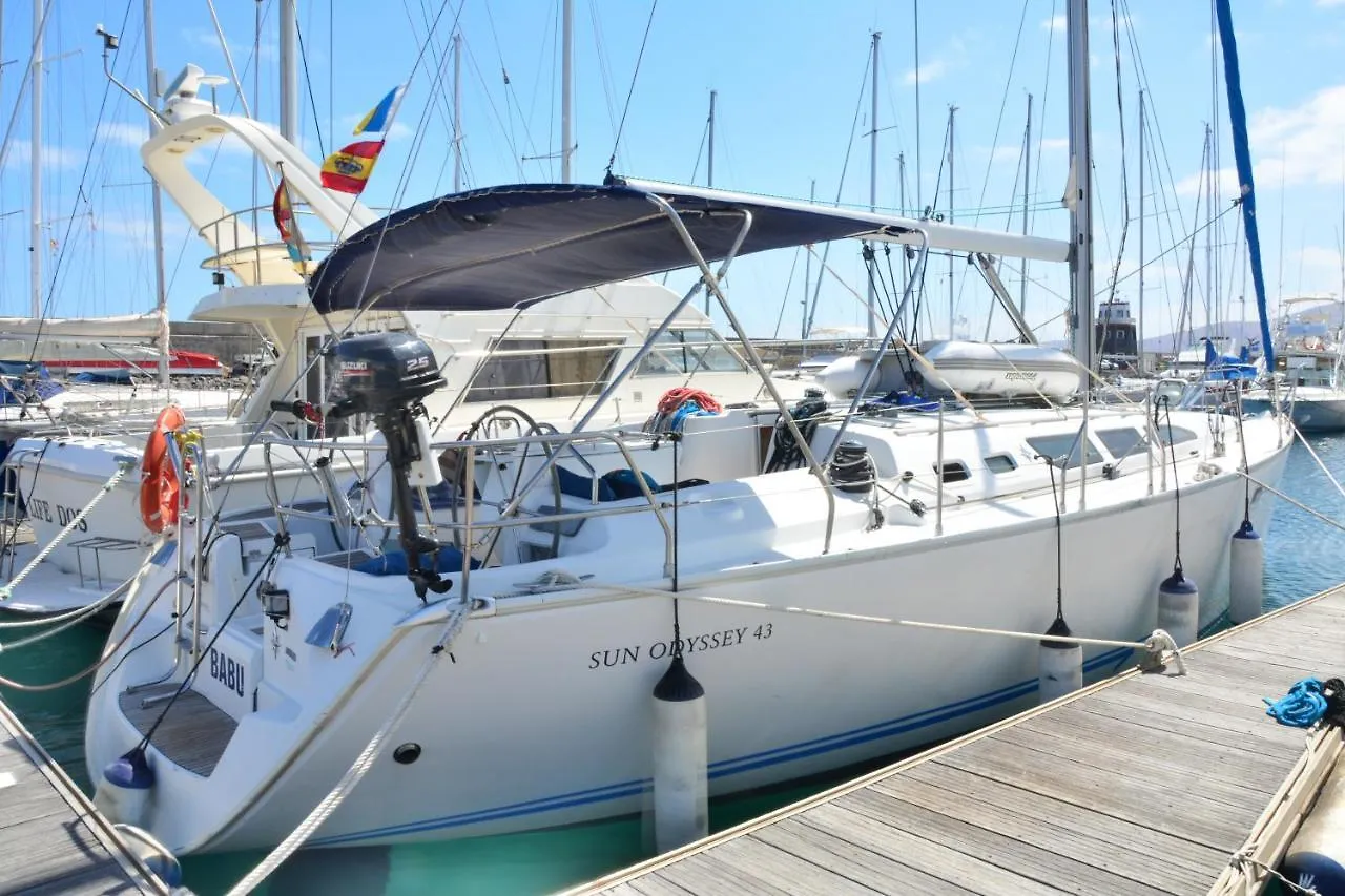 Velero Babu Hotel Puerto Calero