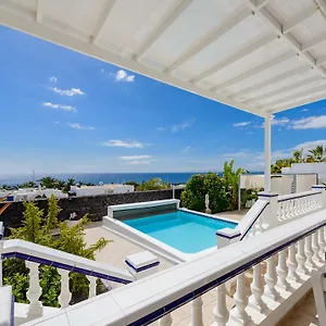 https://villa-fortuna-puerto-calero.in-canary-islands.com